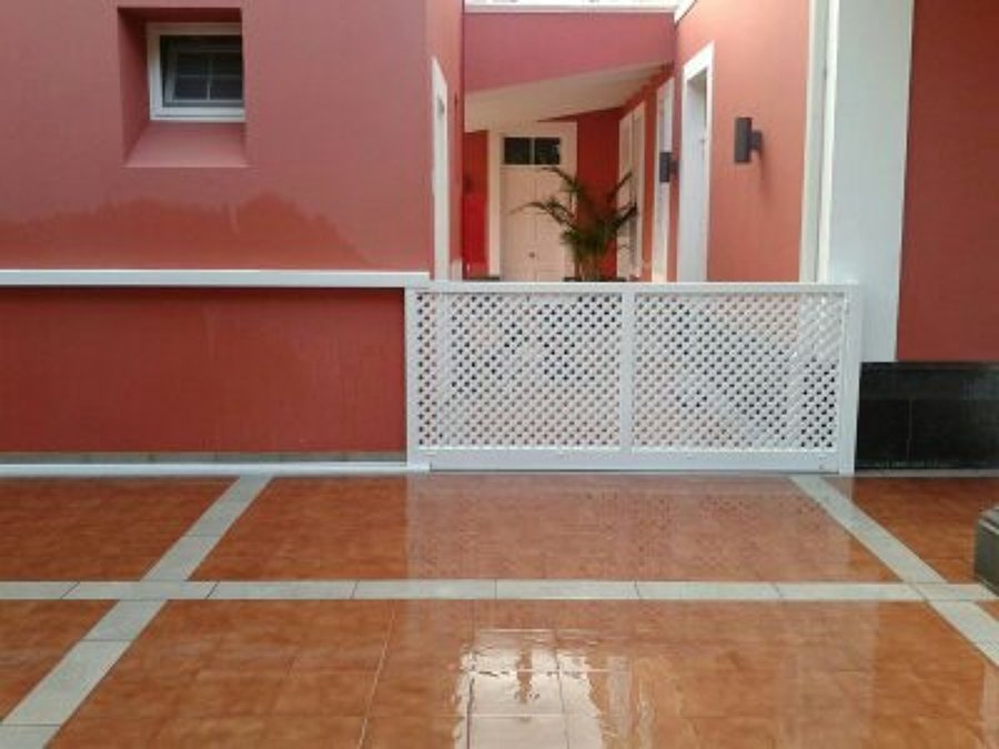 Cancela corredera PVC