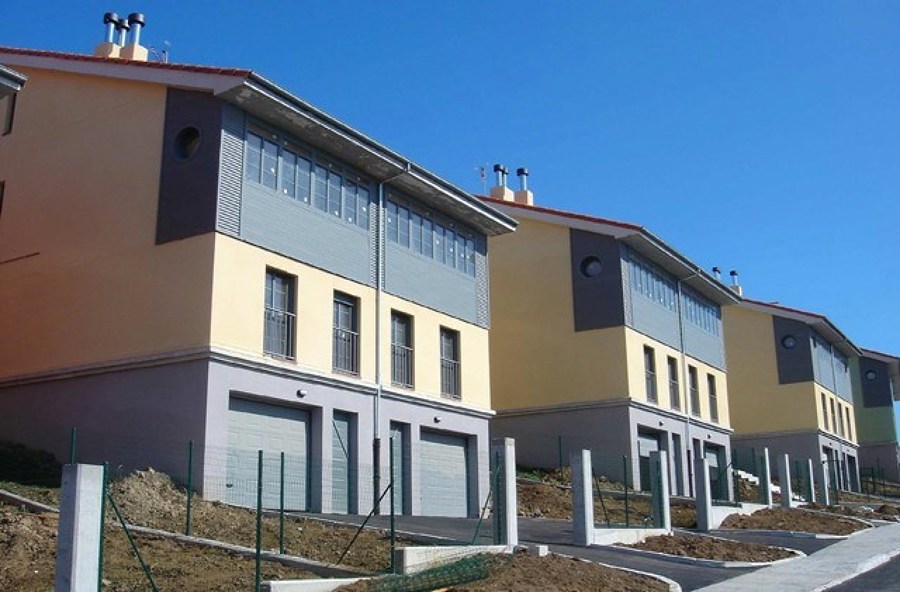 Grupo de viviendas pareadas en Luanco. Gozón