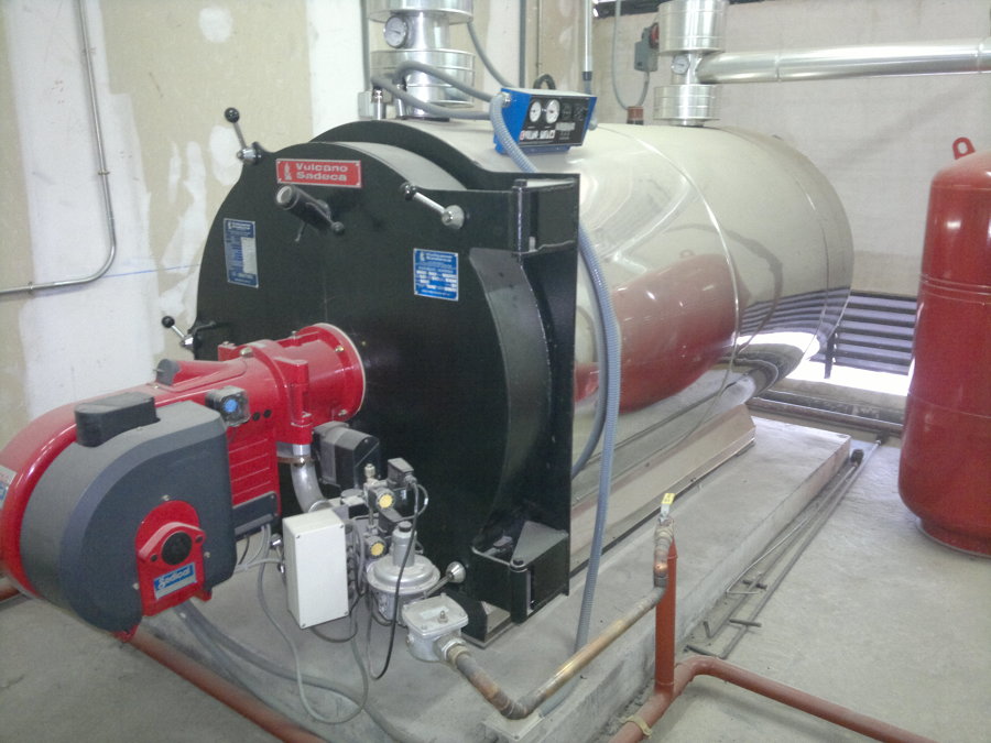 instalación de caldera industrial en hotel