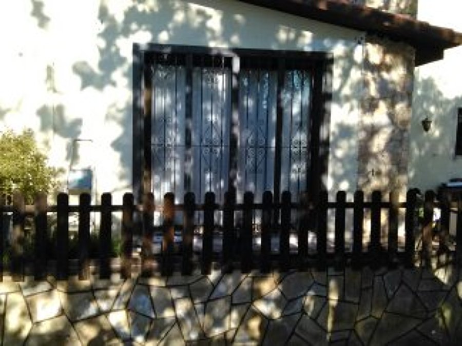 Reja ventanal de acordeón.