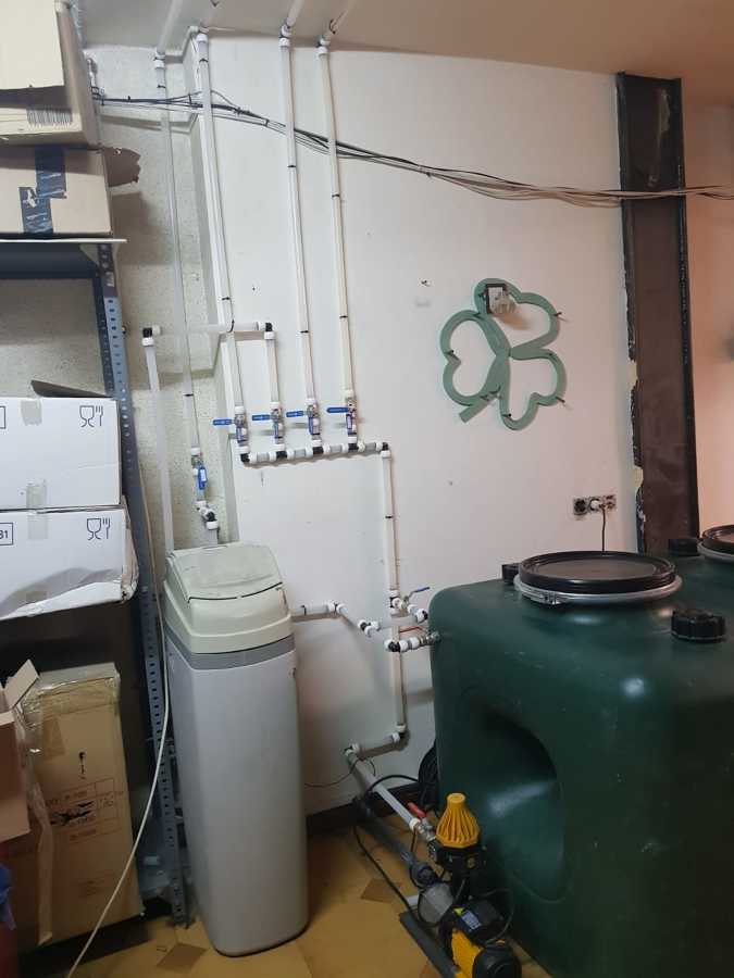 Instalación motor y depósitos de agua