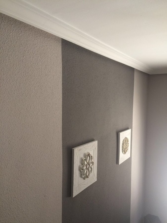 Contraste de colores en portal de casa