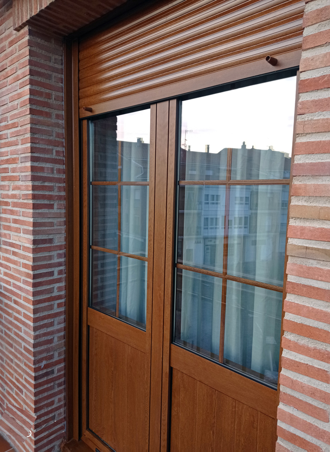 CARPINTERIA DE ALUMINIO 70 MM IMITACIÓN MADERA