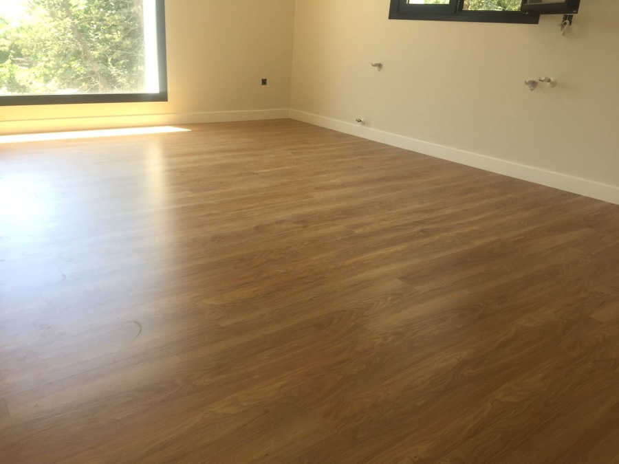 Tarima laminada en color Roble