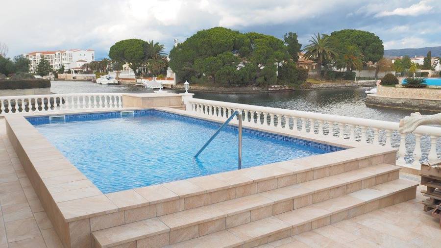 Terraza nueva y reformar piscina