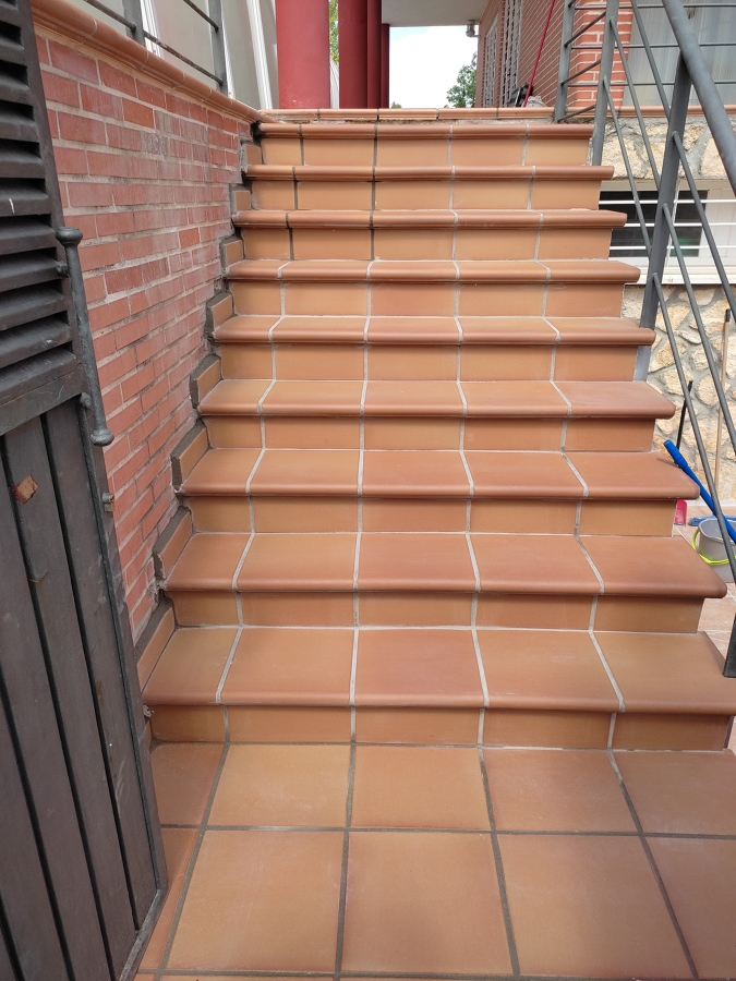 REABILITACCION DE ESCALERA EXTERIOR