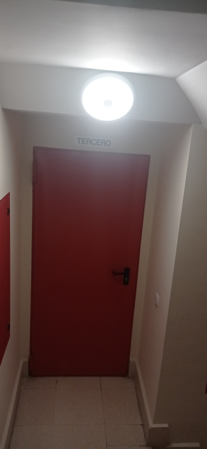 iluminación led temporizada en comunidad de vecinos