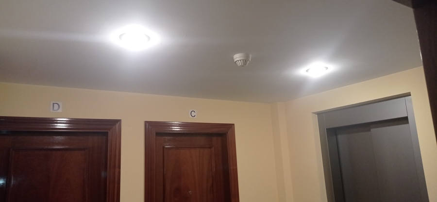 led temporizada en comunidad de vecinis