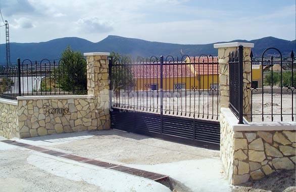 Cerrajeros, Rejas Artísticas, Persianas