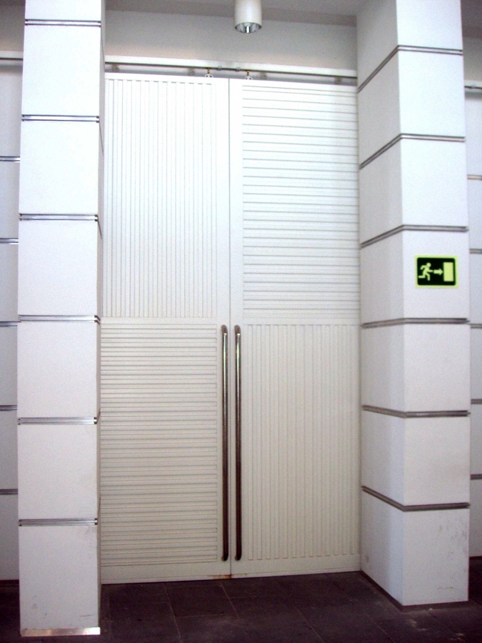 17- Puerta chapa blanca