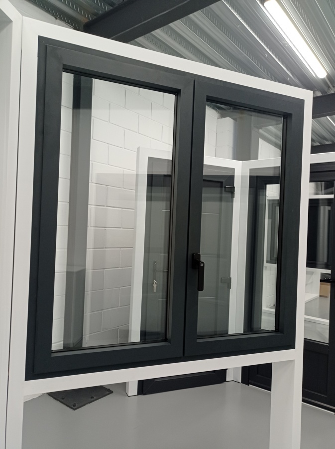 VENTANA PRACTICABLE OSCILOBATIENTE 2 HOJAS