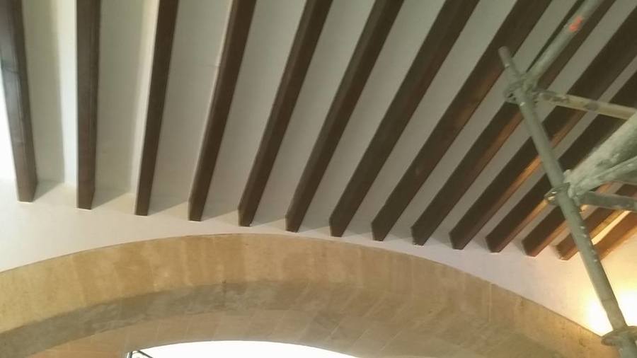 PINTADO TECHO CON BIGAS VISTAS