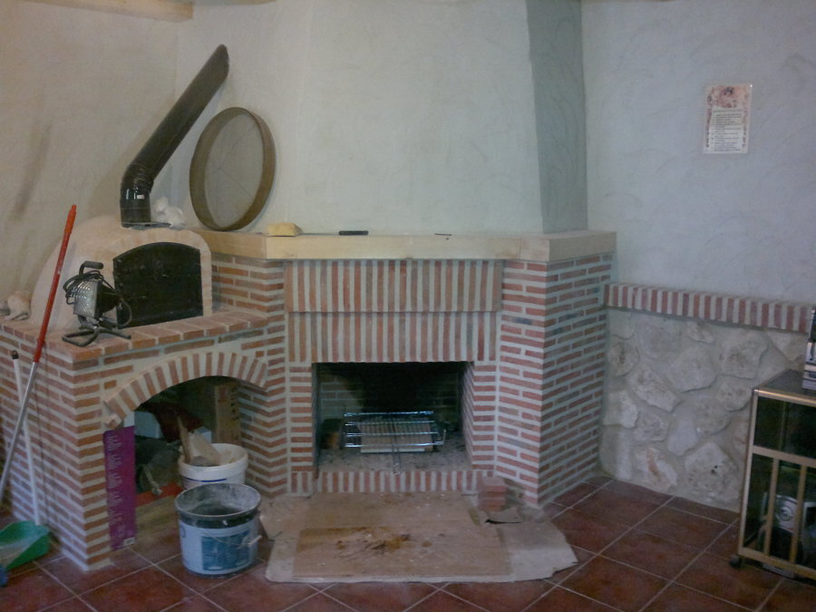 CHIMENEA FRANCESA EN BODEGA