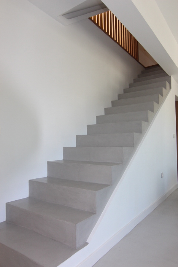 Escalera microcemento Sevilla