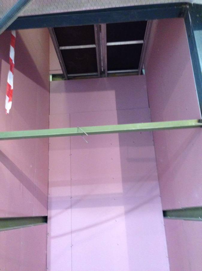 interior de ascensor