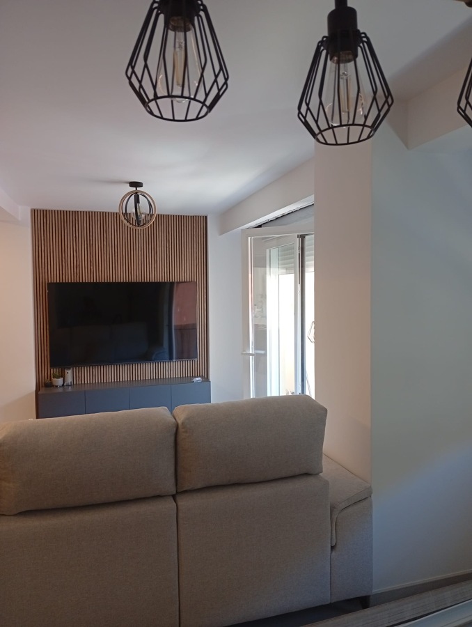 Diseño de mueble TV + Decoración de listones