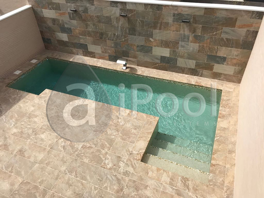 Piscina y exteriores