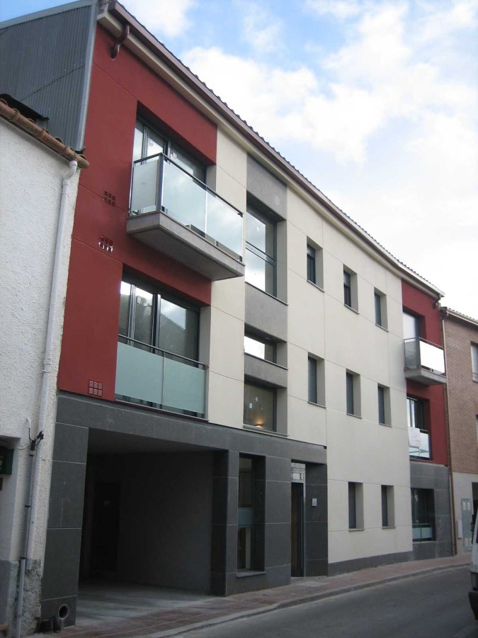 2 EDIFICIS HABITATGES