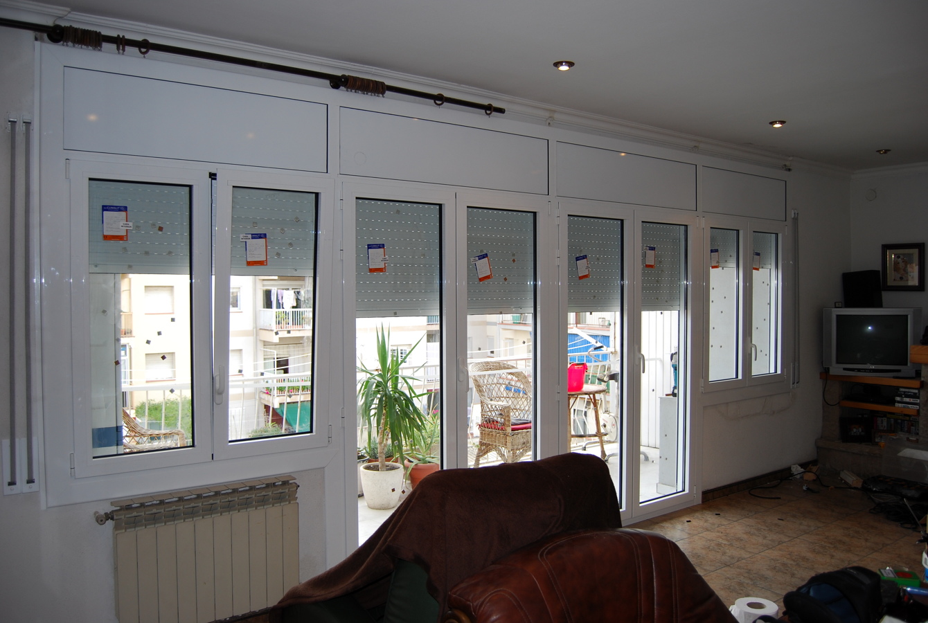 2 FINESTRES AMB 2 PORTES