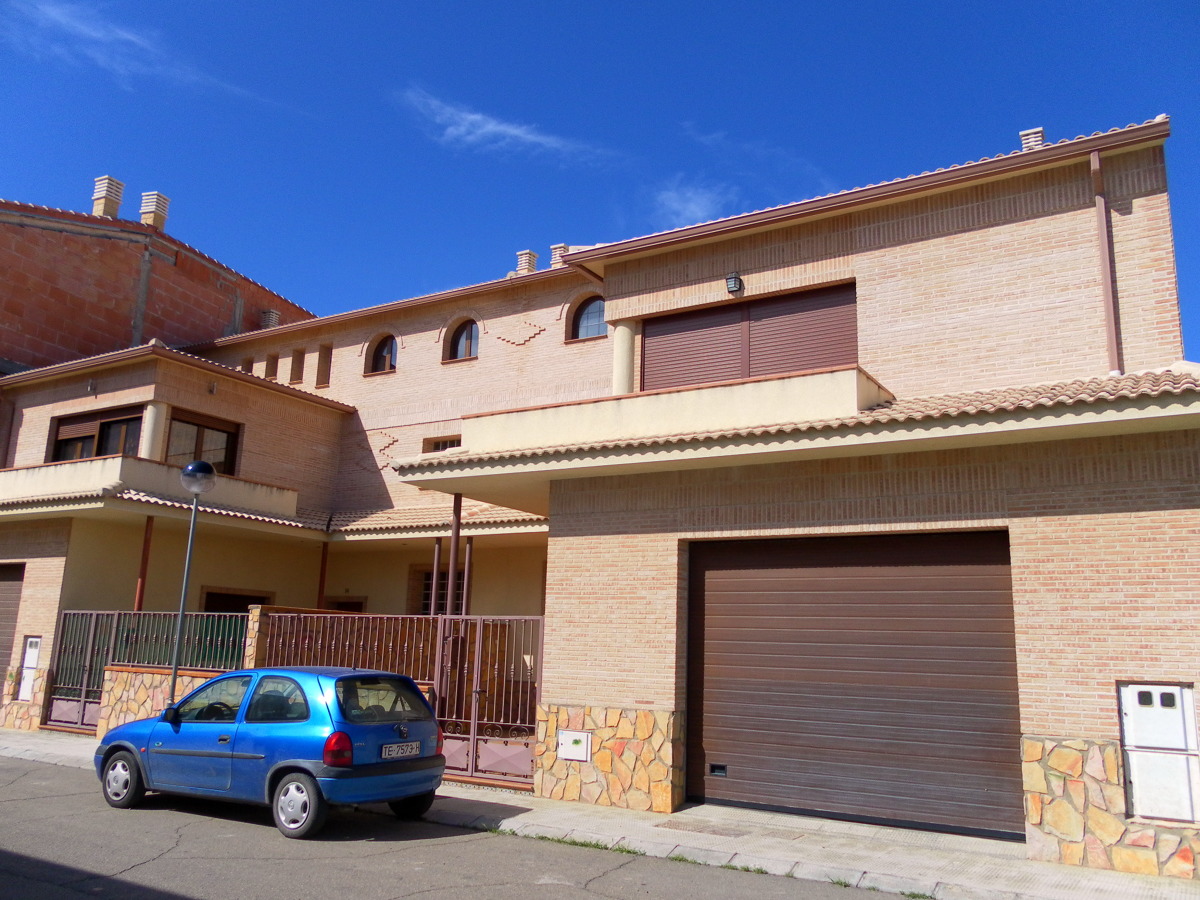 2 VIVIENDAS UNIFAMILIARES ADOSADAS