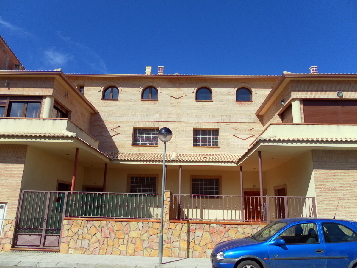 2 VIVIENDAS UNIFAMILIARES ADOSADAS