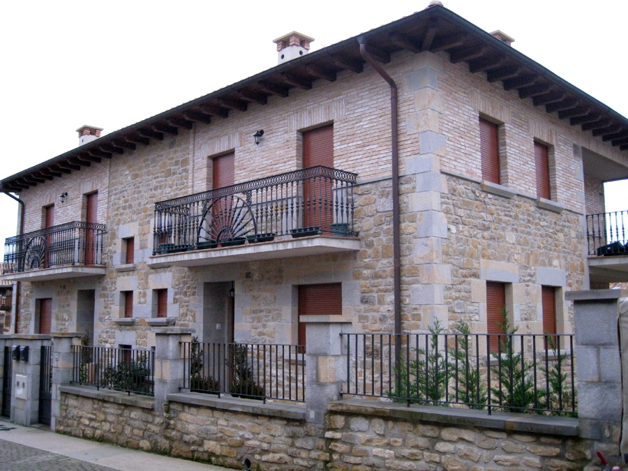 2 VIVIENDAS UNIFAMILIARES EN LABIANO