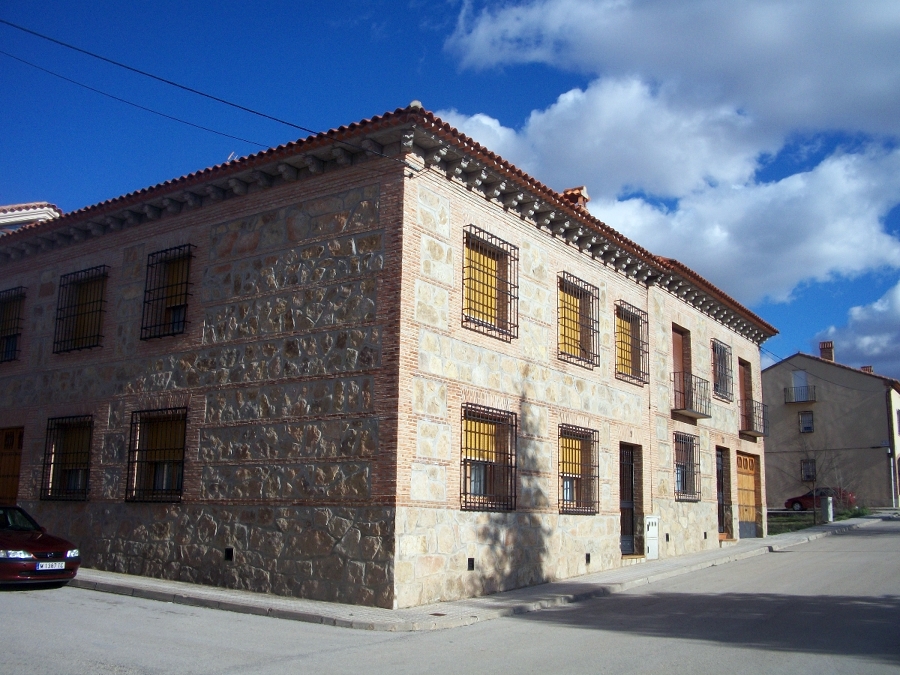  2 VIVIENDAS UNIFAMILIARES