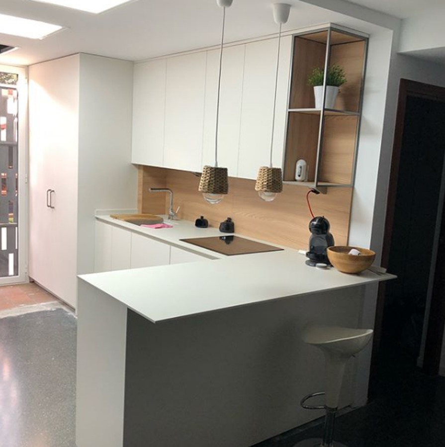 Reforma cocina abierta con peninsula