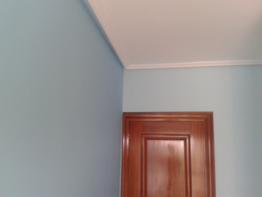 BARNIZADO Y PINTURA DE PISO