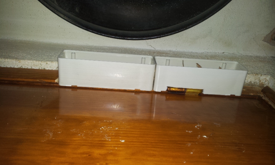 Colocación cebos termitas.