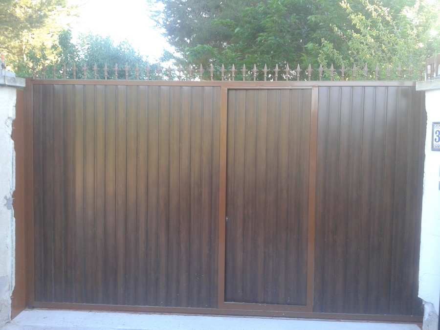 puerta corredera motorizada imitacion madera 