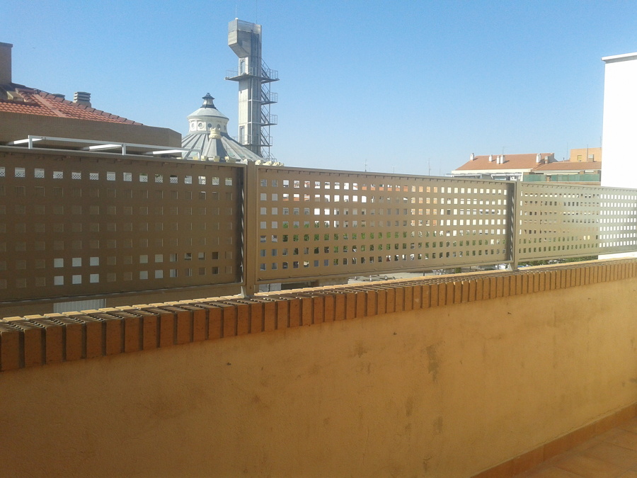 cerramiento ocultacion en atico color inox