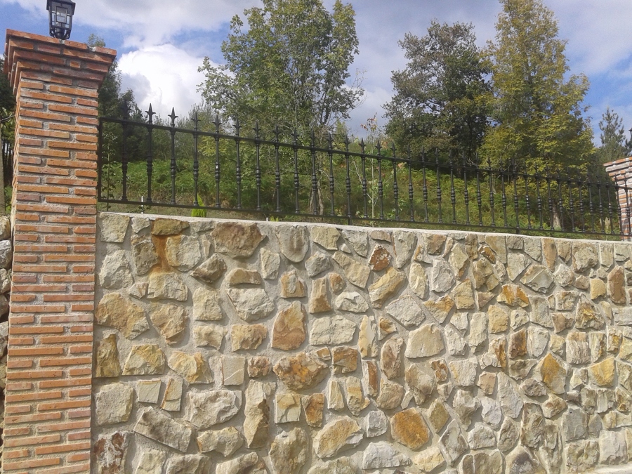 EJECUCIÓN MURO EXTERIOR FINCA