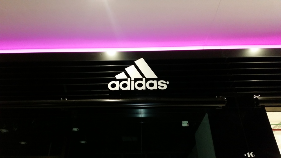 fachada, letrero en metacrilato con luz led tenerife 