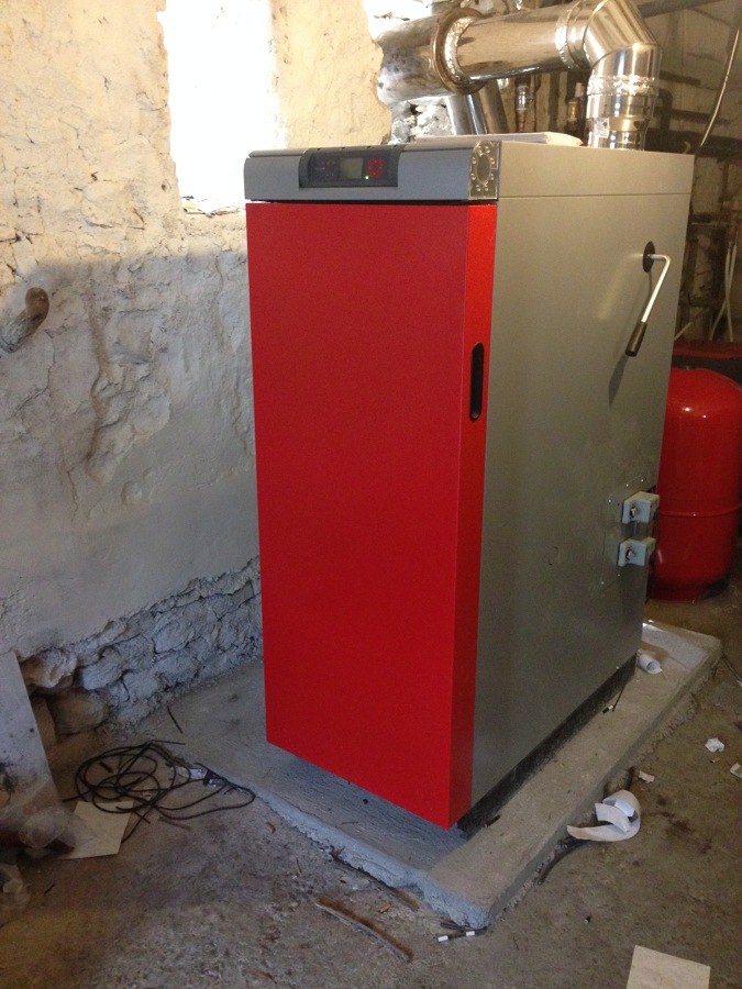 Montaje de caldera de leña en Huesca