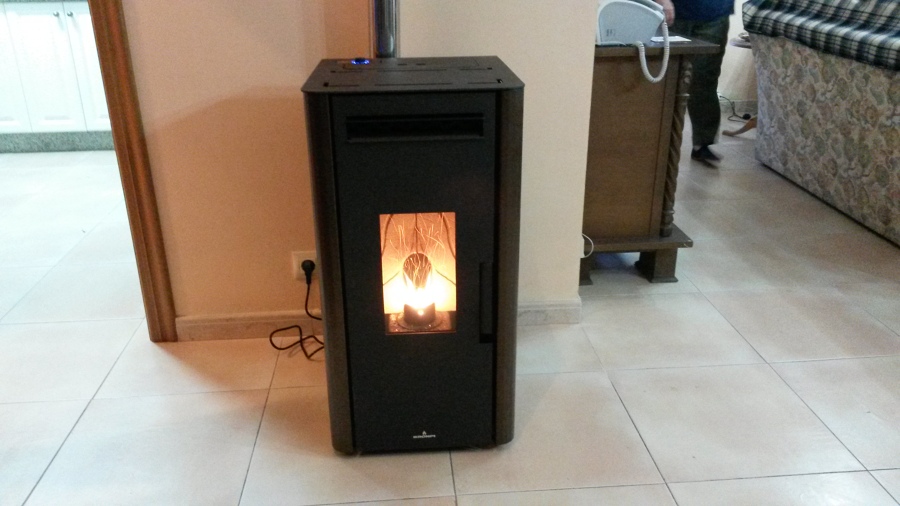 Instalación Estufa Biomasa 8 Kw