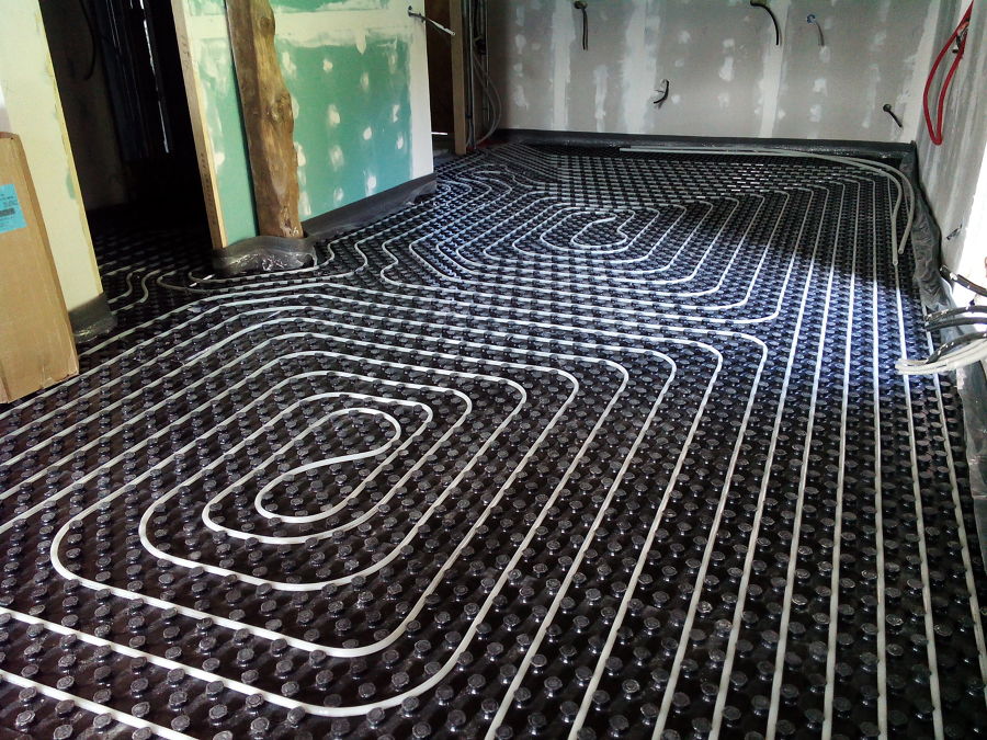 Suelo radiante con aerotermia en caserío 