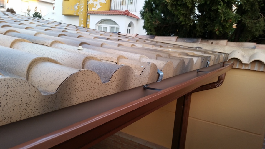 panel sandwuich imitación teja 