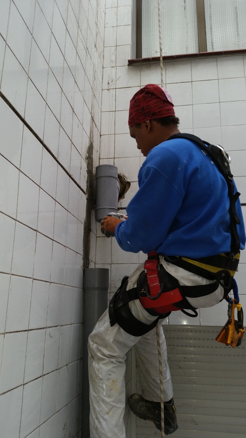 cambio de bajante de uralita por pvc