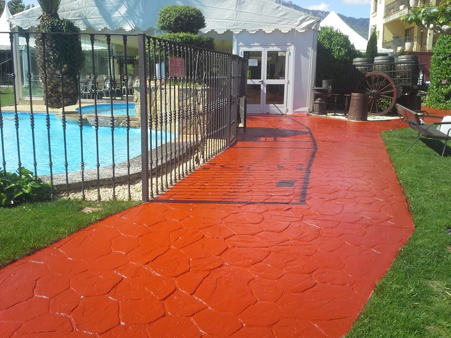 Paseo en jardín VILLALUCÍA