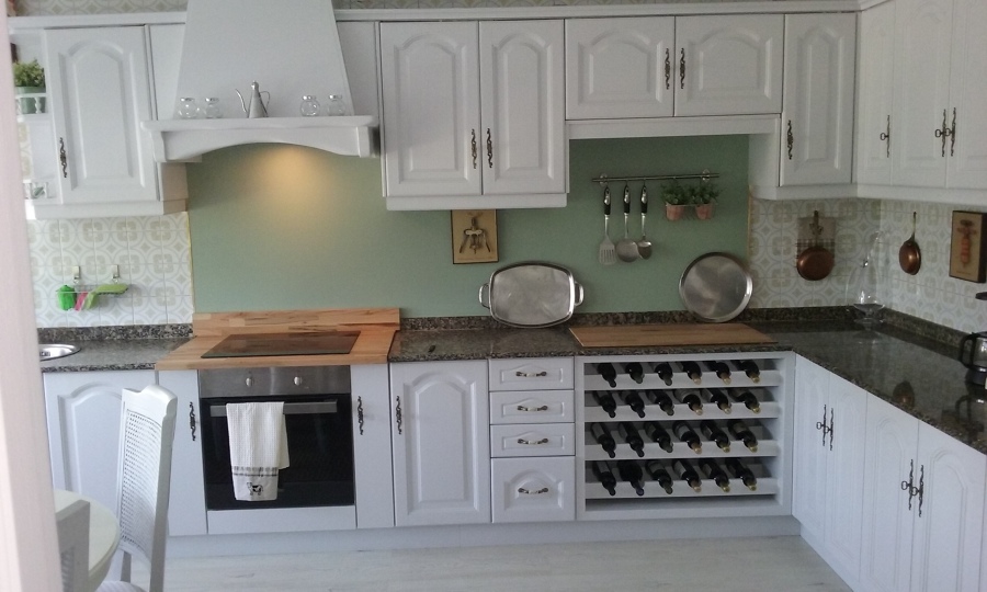 Cocina reformada y pintada