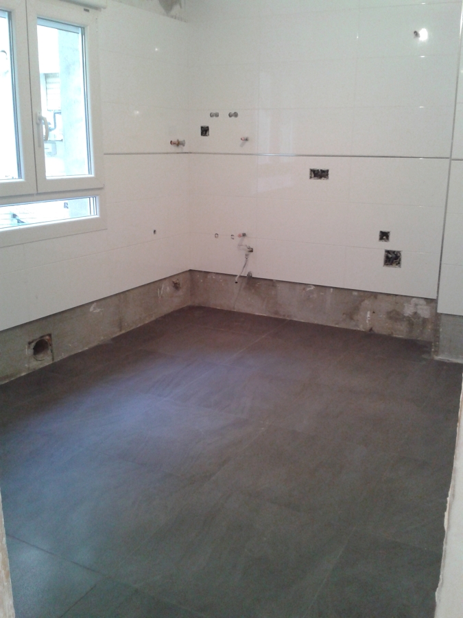 Colocación del Azulejo y Solado Cerámicos en Cocina.