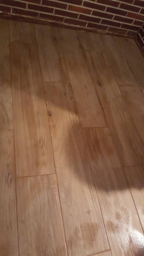 suelo imitando a madera