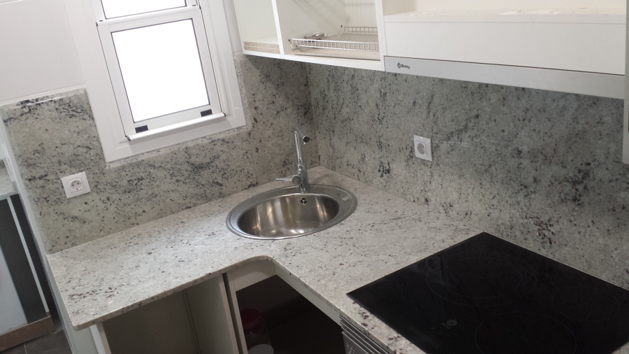 Encimera de Naturamia.