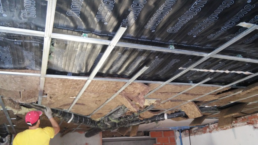 INSONORIZACIÓN ACÚSTICA DE BAR HIDDEN CAFE