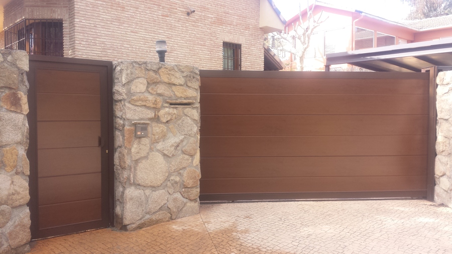 Fachada imitación madera