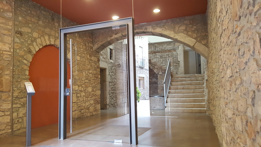 Puerta de Entrada de Cristal