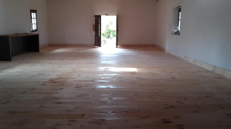 Colocar tarima mazisa machembrada.