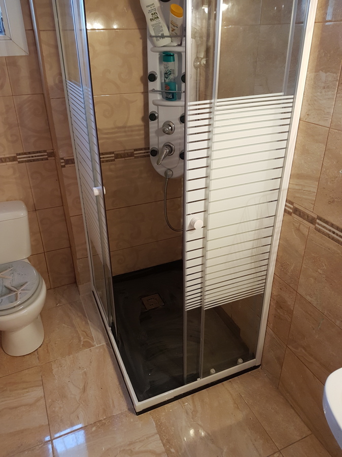 PLATO DE DUCHA Y MAMPARA