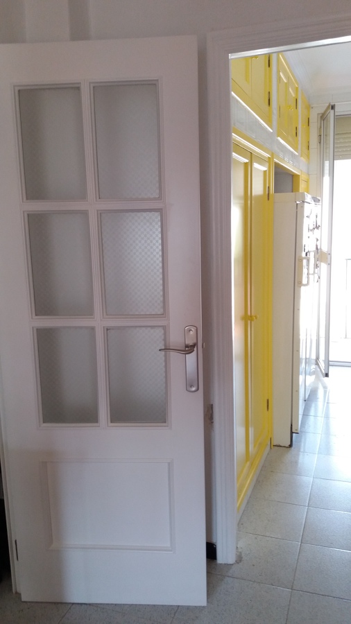 Lacado blanco y amarillo